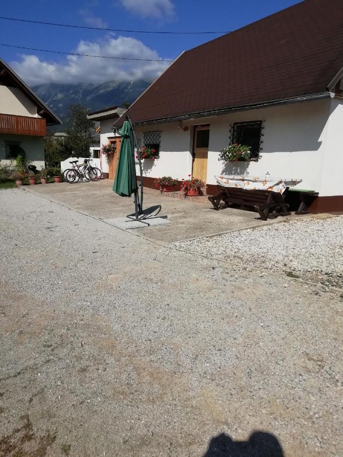 Apartma Pr' Vok Lesce  Luaran gambar