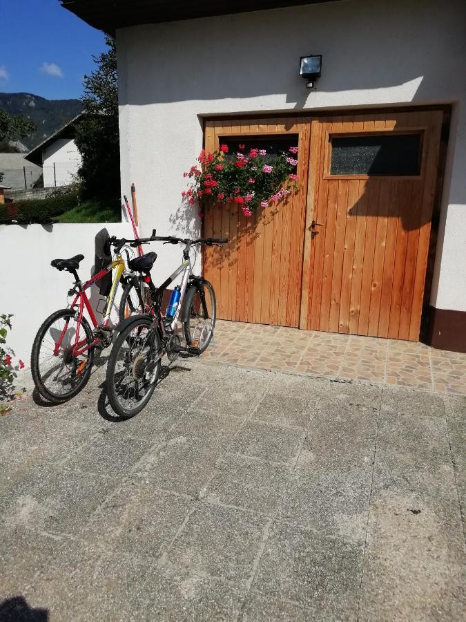 Apartma Pr' Vok Lesce  Luaran gambar